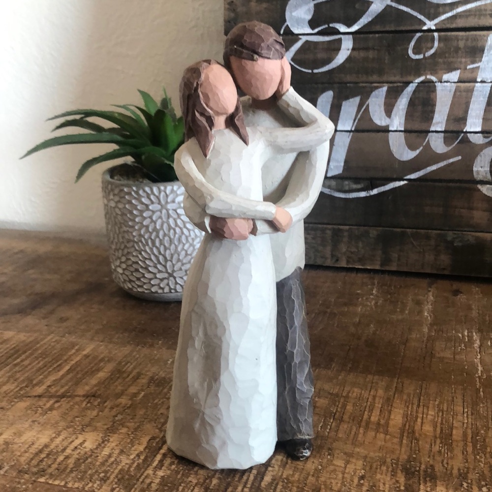 PERFECT CONDITION - Willow Tree 9” figure “TOGETHER”